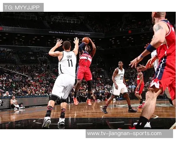 芬奇称赞迪林厄姆训练营表现出色强调其突分接球投篮任务 芬奇称赞迪林厄姆训练营表现出色强调其突分接球投篮任务