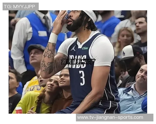 独行侠训练照曝光浓眉佩戴护目镜克莱弗与拉格齐齐亮相展现状态 独行侠训练照曝光浓眉佩戴护目镜克莱弗与拉格齐齐亮相展现状态