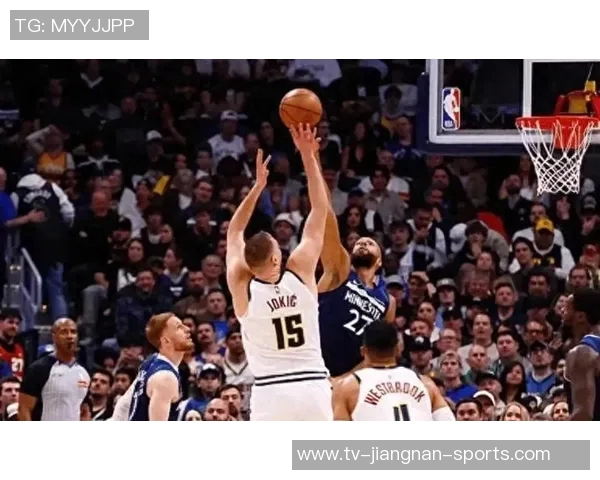 华子分享被唐斯隔扣经历感叹对手身材壮硕高度优势需团队支援