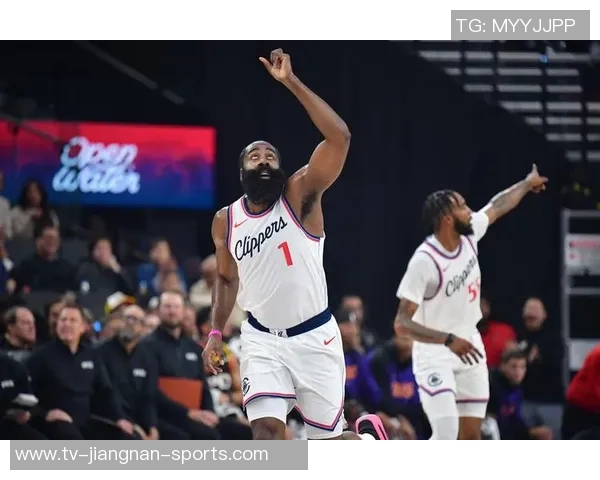 快船半场罚球仅3次哈登与祖巴茨成唯一罚球者引发热议